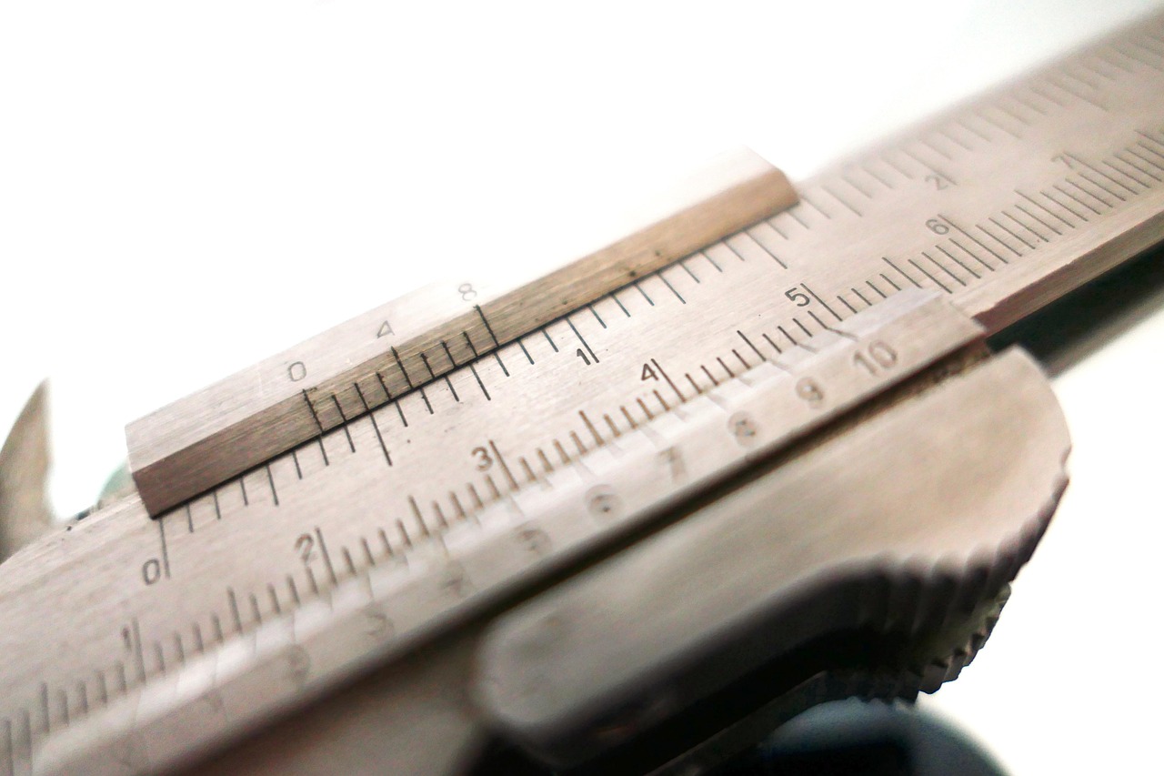A vernier caliper in razor-sharp macro